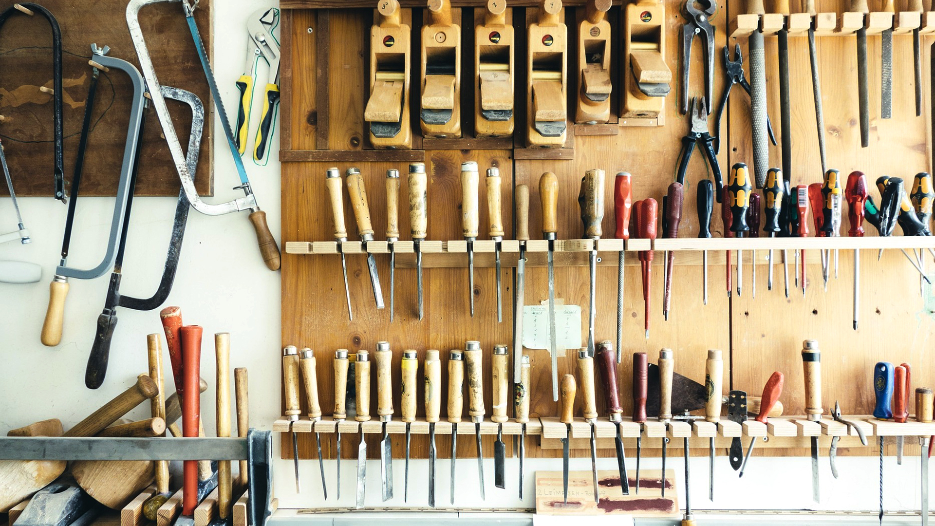 Basic Woodworking Tools For Beginners