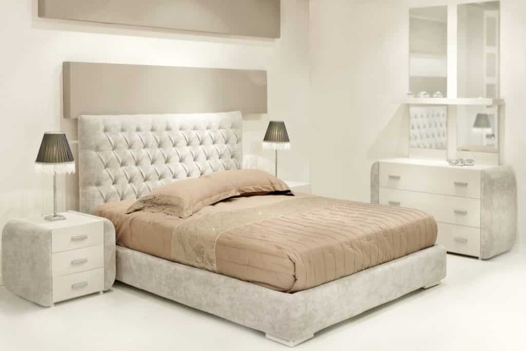 Modern bedroom 1 - 101 Inspiring Master Bedroom Remodel Ideas & Pictures - HandyMan.Guide - Master Bedroom