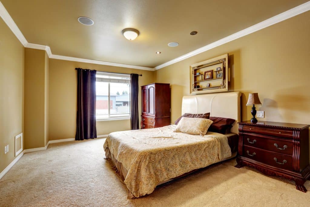 Spacious master bedroom interior 1 - 101 Inspiring Master Bedroom Remodel Ideas & Pictures - HandyMan.Guide - Master Bedroom