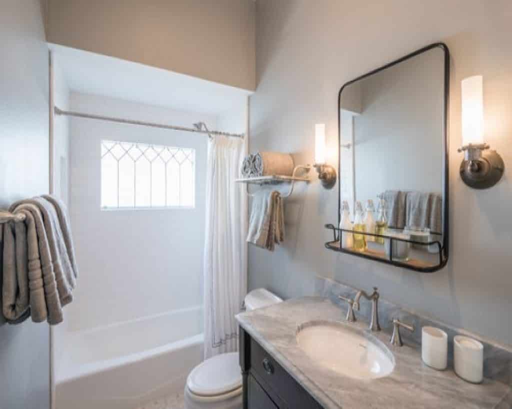john s guest bathroom 329 design - Small Bathroom Remodel Ideas - HandyMan.Guide -