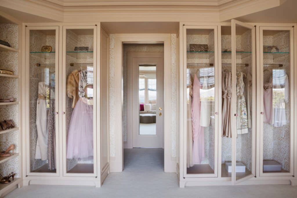 lady s dressing room heather hilliard design - 92 Inspiring Walk-In Closet Ideas & Pictures - HandyMan.Guide - Walk-In Closet