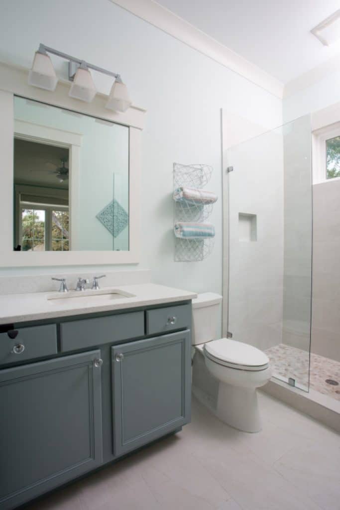 palmetto dunes guest bath center point cabinets - Small Bathroom Remodel Ideas - HandyMan.Guide -