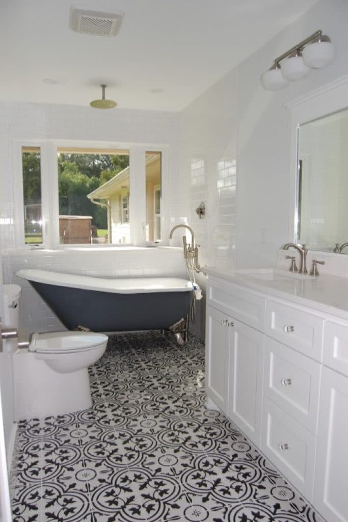 pearland farmhouse guest bath miralia design group - Small Bathroom Remodel Ideas - HandyMan.Guide -