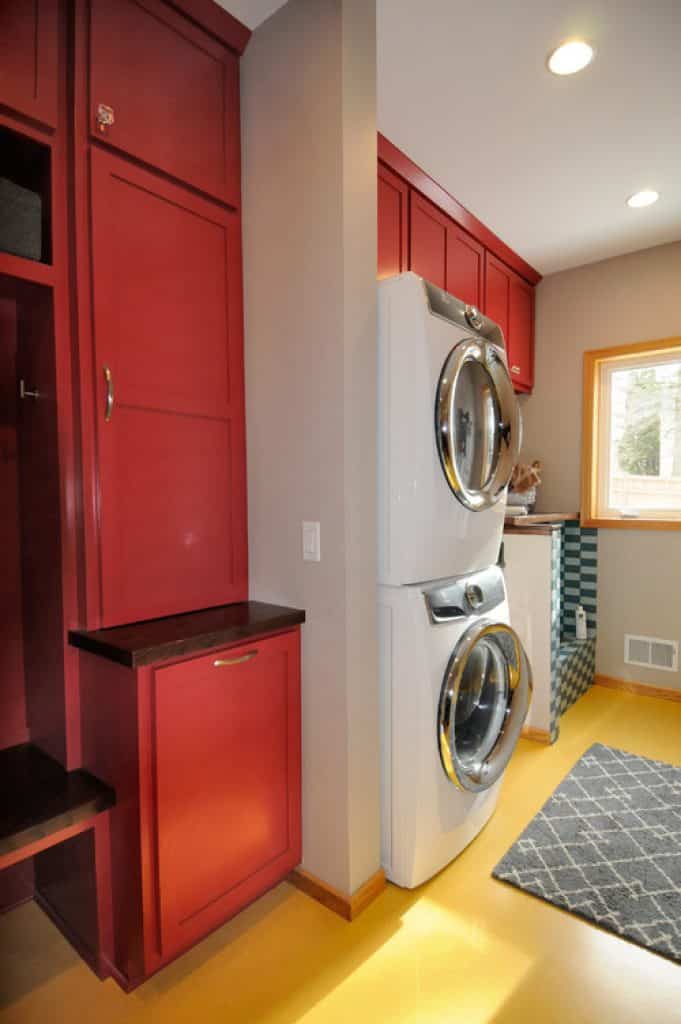 st paul mudroom b2 design build - laundry room ideas - HandyMan.Guide -