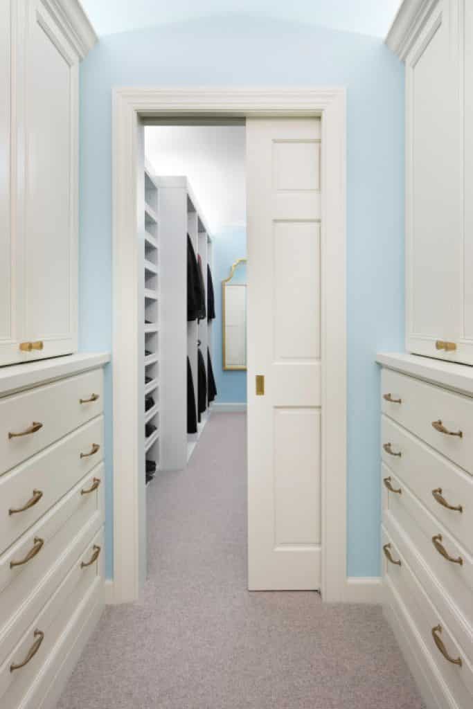 traditional closet - 92 Inspiring Walk-In Closet Ideas & Pictures - HandyMan.Guide - Walk-In Closet