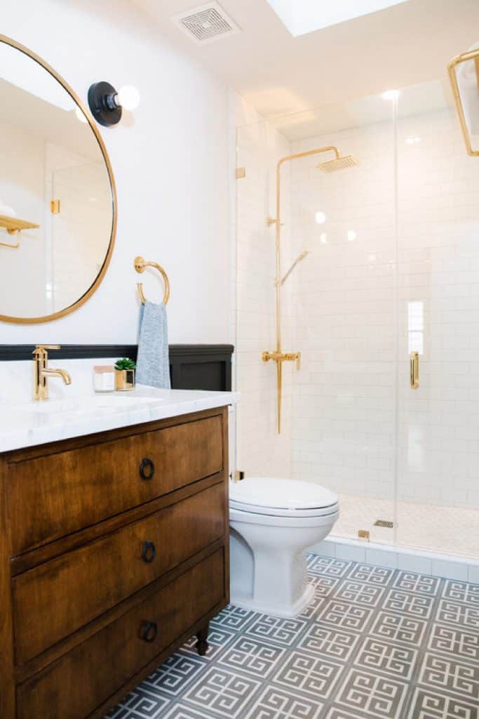 zilker bachelor pad skelly home renovations - Small Bathroom Remodel Ideas - HandyMan.Guide -