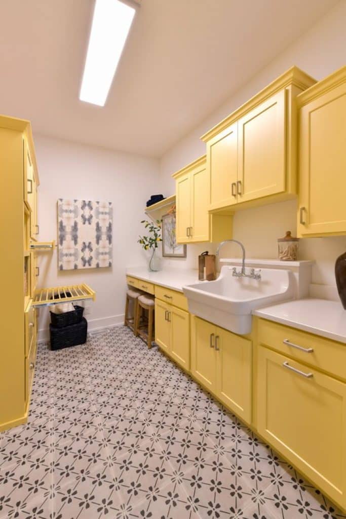 4015 sc weaver custom homes - 152 Great Laundry Room Ideas to Maximize Your Laundry Space - HandyMan.Guide - Laundry Room Ideas