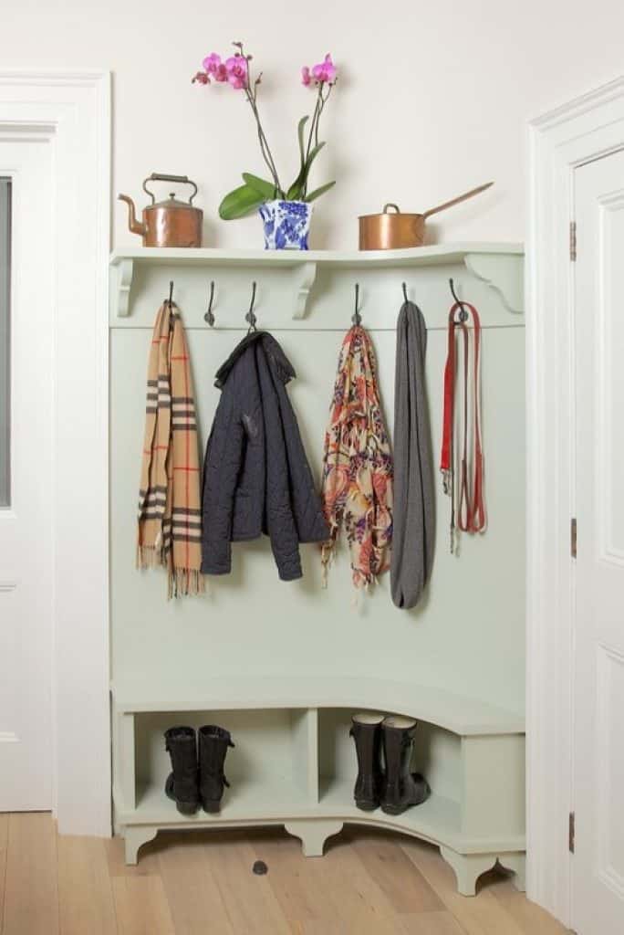 6 charlie kingham guildford - 152 Mudroom Ideas & Pictures to Enhance the Entry Points in Your Home - HandyMan.Guide - Mudroom