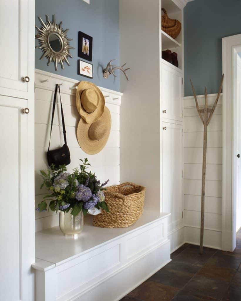 fernhill neumann lewis buchanan architects - 152 Mudroom Ideas & Pictures to Enhance the Entry Points in Your Home - HandyMan.Guide - Mudroom