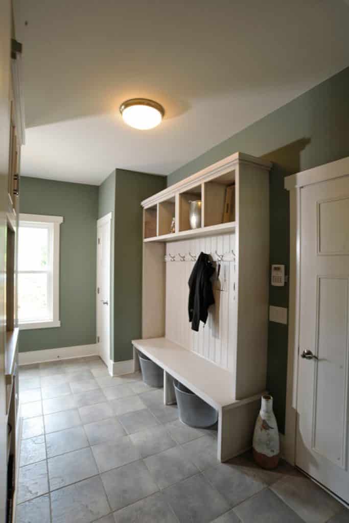 olentangy falls delaware oh weaver custom homes - 152 Mudroom Ideas & Pictures to Enhance the Entry Points in Your Home - HandyMan.Guide - Mudroom