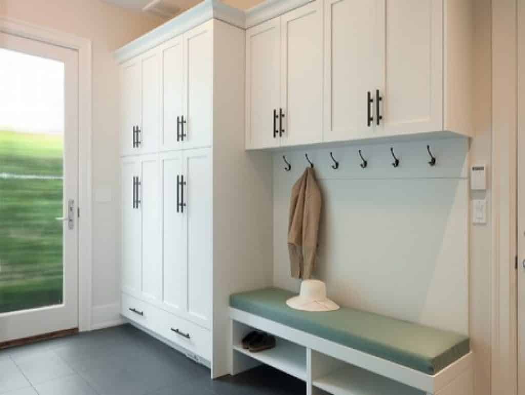tall tree lane erica winterfield design - 152 Mudroom Ideas & Pictures to Enhance the Entry Points in Your Home - HandyMan.Guide - Mudroom