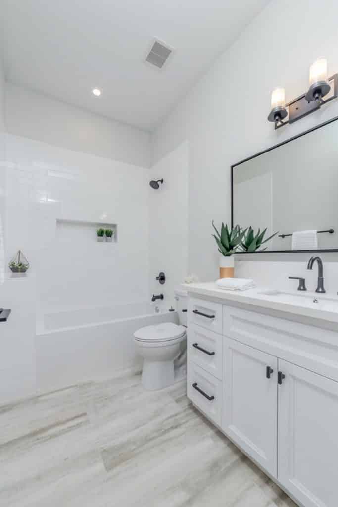 1120 cambria way kisel construction - 152 Small Bathroom Remodel Ideas & Pictures for 2022 - HandyMan.Guide - Small Bathroom