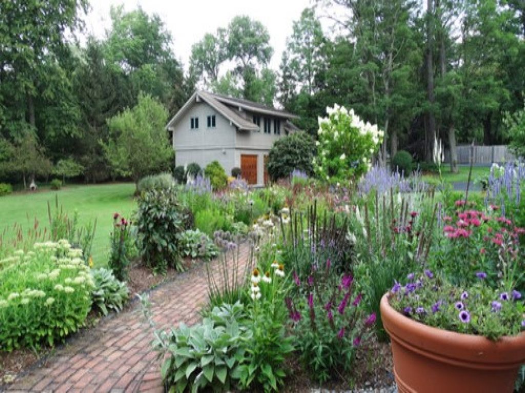 cazenovia lake house a j miller landscape architecture pllc - 152 Easy and Effective Front Yard Landscaping Ideas & Pictures - HandyMan.Guide - Front Yard Landscaping Ideas