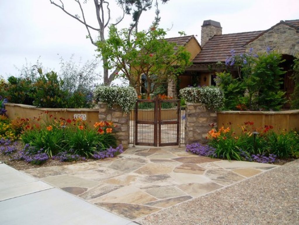 design build carlsbad tuscan colors the design build company img 6691af1e00dae71d 8 5778 1 69c48c8 - 152 Easy and Effective Front Yard Landscaping Ideas & Pictures - HandyMan.Guide - Front Yard Landscaping Ideas