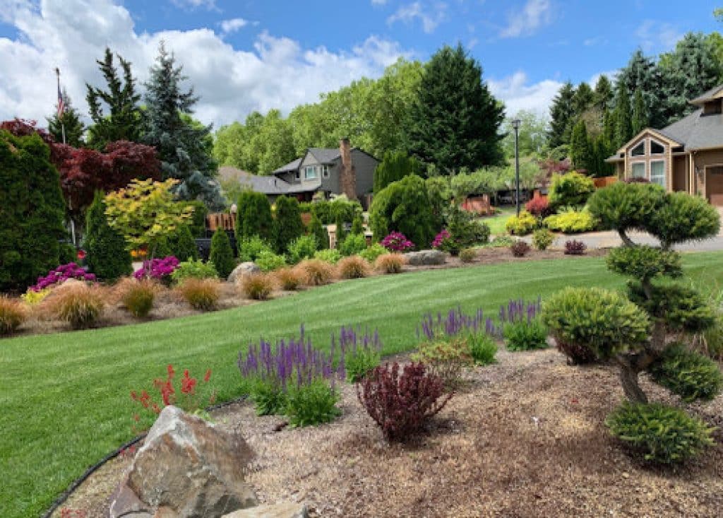 wilsonville rachel s landscape design img 1141fbf50f0ce766 8 9867 1 afc253f - 152 Easy and Effective Front Yard Landscaping Ideas & Pictures - HandyMan.Guide - Front Yard Landscaping Ideas